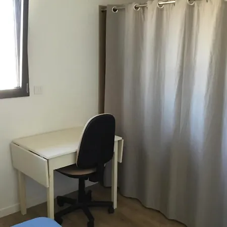 House 2 Bedrooms Near Tram 10 Min Bx Merignac (Gironde)